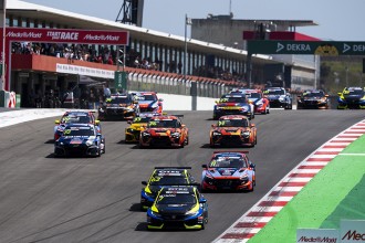 KUMHO TCR World Tour and TCR Europe together in Portimão