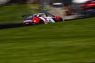 Mikel Azcona leads Hyundai 1-2 in Mid-Ohio qualifying session