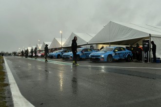 Lynk & Co Cyan Racing cars dominate wet practice in Uruguay